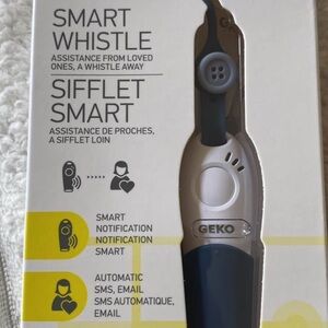 Geko Smart Whistle Navy with Notification Features